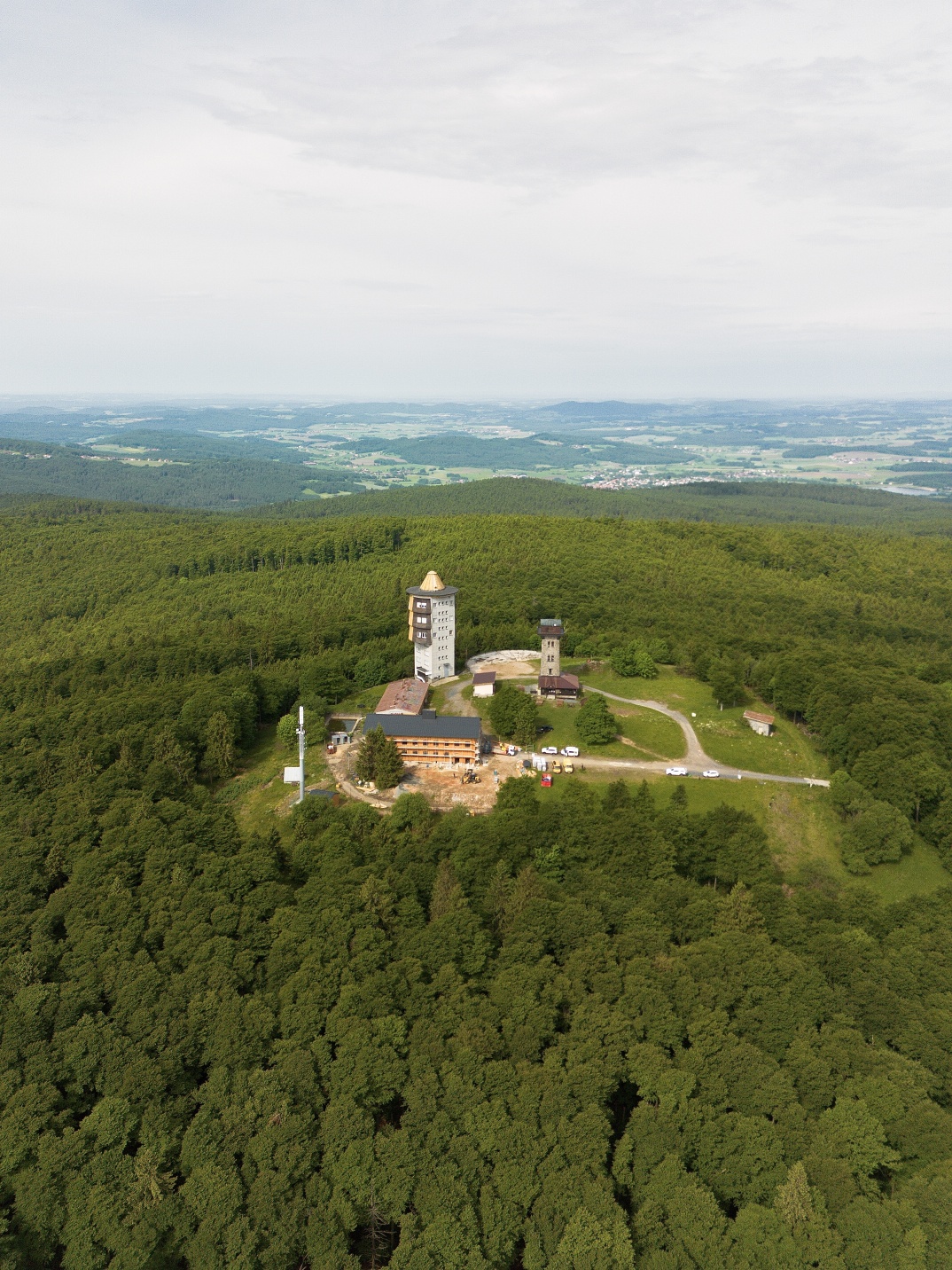 pohled na vrchol Čerchova z dronu